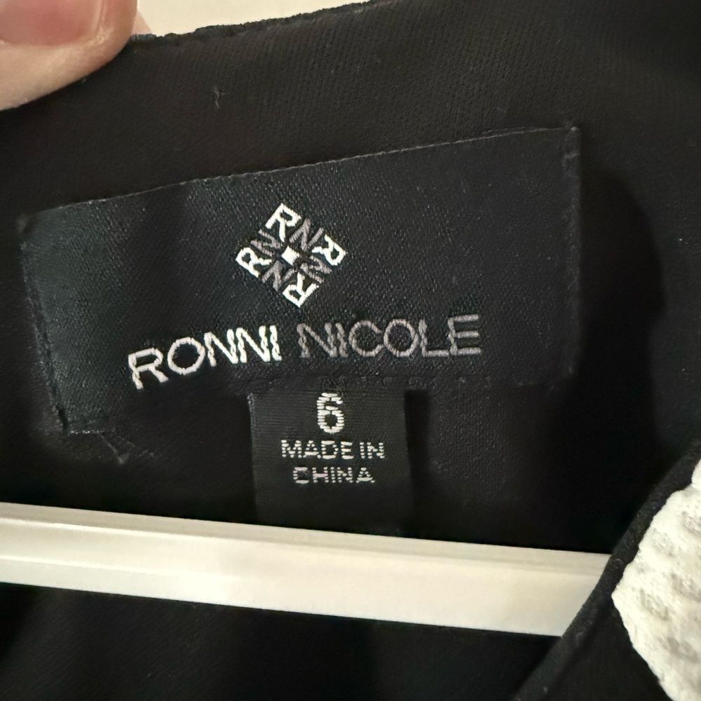 Ronni Nicole Saphire Blue White and Black color block dress - Picture 11 of 11